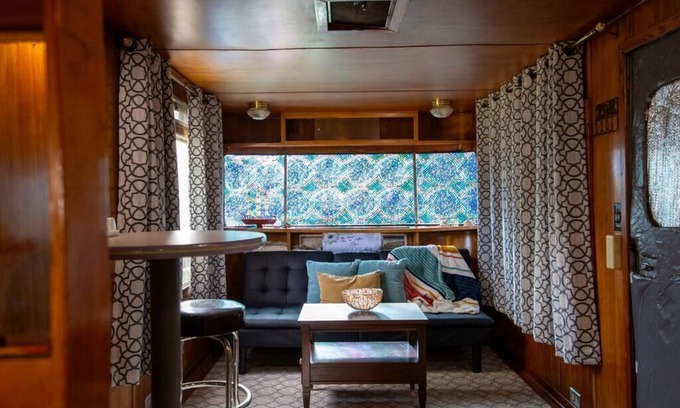 Spenard House | Vintage Trailer - Cute Spot for Budget Travelers