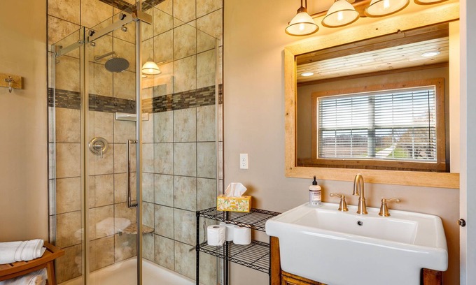 Sturgeon Bay House | Vintner's Loft - 3 bedroom house in the Town of Egg Harbor