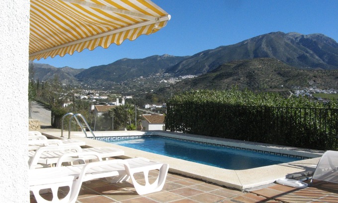 Vinuela House | Vinuela, Andalucia. House to Rent. 400 per Week, 2 Beds, Cortijos Romero,