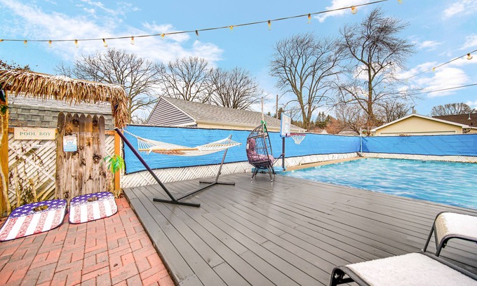 Michigan City Villa | VIP! LUXURY 4BD 5min to Lake Michigan beach Big Pool with heater!