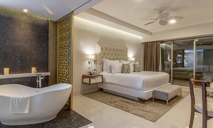 Palmilla Resort | VIP Member Access 💎Luxe 3BR Oceanfront 🌊 Wraparound Terrace w/Jacuzzi ✨4198ft²