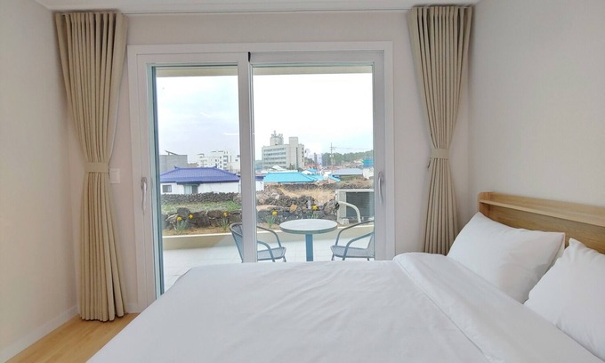 Hallim House | Viravi Stay