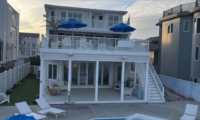 Virginia Beach House | Virginia Beach, Family Home CROATAN: Ocean front home in private neighborhood