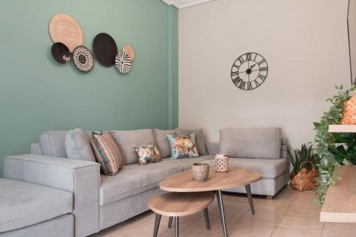 Volos City Centre Apartment | Virginia's Luxury Suites 2