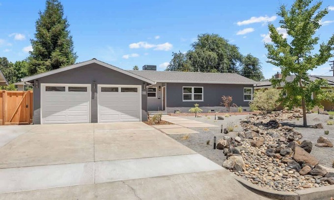 Visalia House | Visalia Family Home W/EV Charger, BBQ Grill, & Backyard Games