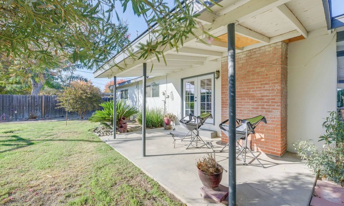 Visalia Cottage | Visalia Vacation Rental w/Yard: 1 Mi to Downtown