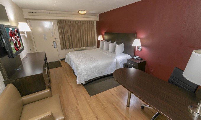 Statesville Hotel | Visit Love Valley, the Cowboy Capital of NC! Pet-friendly, FREE Parking!
