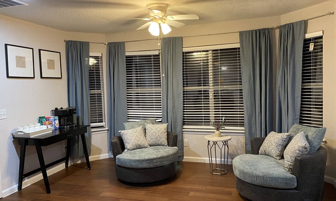 Thousand Oaks House | Visit Pensacola