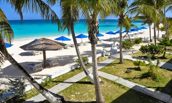 Shoal Bay House | Visit the Cove Bay! 1BR Garden Suite w/Kitchen, Balcony & Direct Beach Access!