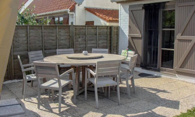 Bredene House | Vissershuisje nr. 213 by Interhome