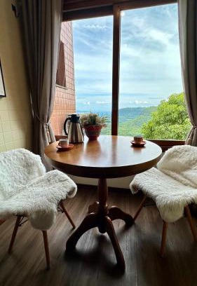 Vila Suica Apartment | Vista única em Gramado|Próximo ao Centro|6 Pessoas