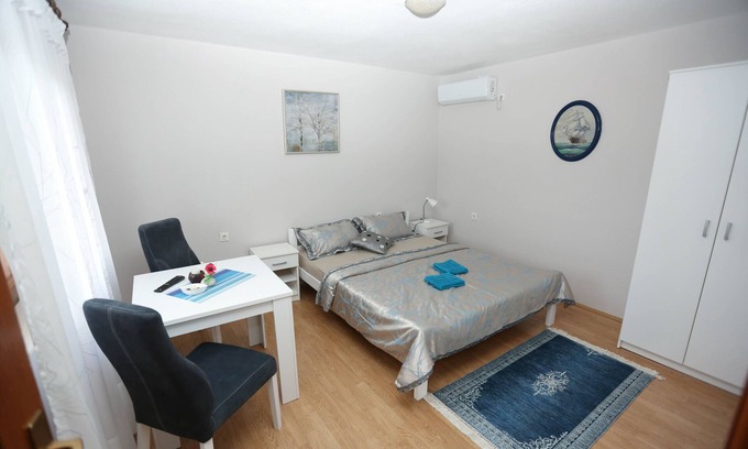 Trebinje Apartment | Vista Apartments - Studio Apartment with City View (A1)