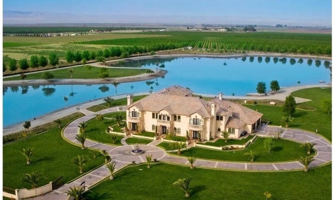 Pumpkin Center House | Vista Del Lago: Lake, Pool, Spa and more!