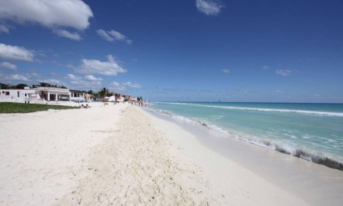 Playacar Fase I House | Vista del Mar by NAS