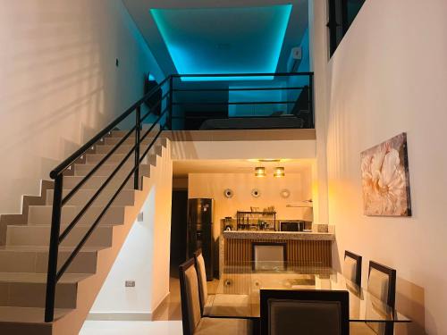 Guayaquil Apartment | Vista Hills Loft & Jacuzzi a 10min Consulado Americano