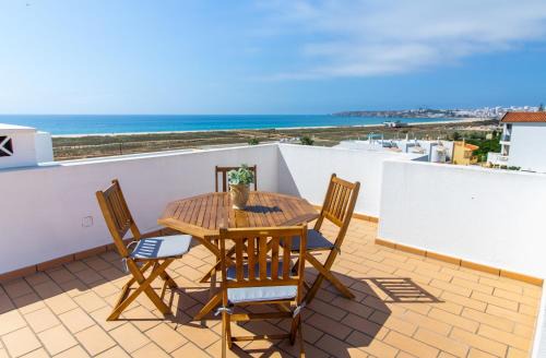 Meia Praia Apartment | Vista Meia Praia Apartment