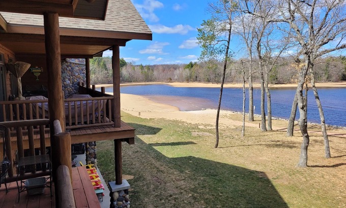 Mauston Condo | Vista on "The Rock!"