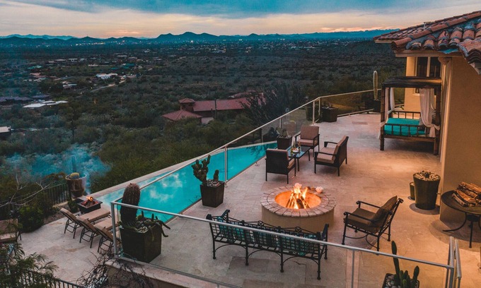 Cave Creek House | Vista Verde by AvantStay | Isolated Villa w/ Putting Green, Pool, Fire pit!