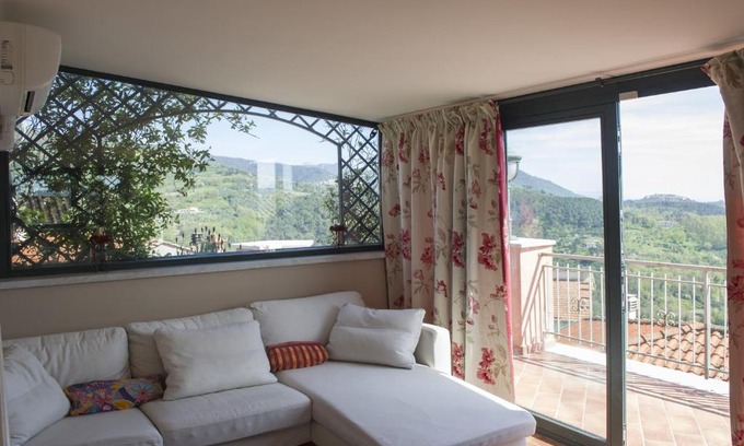 Castelnuovo Magra House | Vita Lumiere