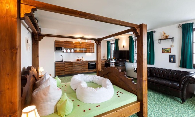 Hopfen am See Apartment | Vitusfort Appartement "Irish Whisky Suite"