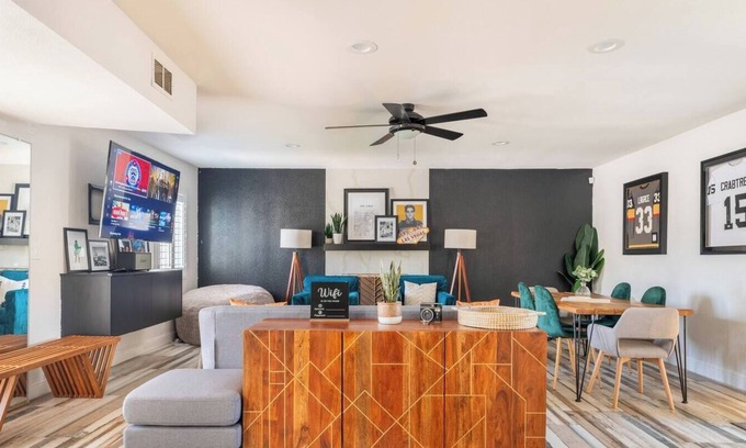 Rancho Oakey House | Viva Las Vegas Retreat in the Heart of Sin City!