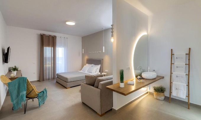 Azolimnos Apartment | Vivianna's View