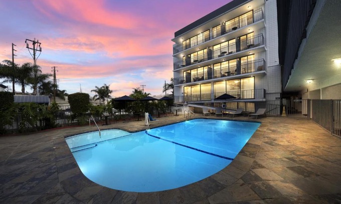 Southwood Riviera Hotel | Vivo Flex Living Torrance