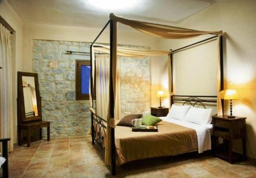 Pyrgou Dirou House | Vlyhada Guesthouse