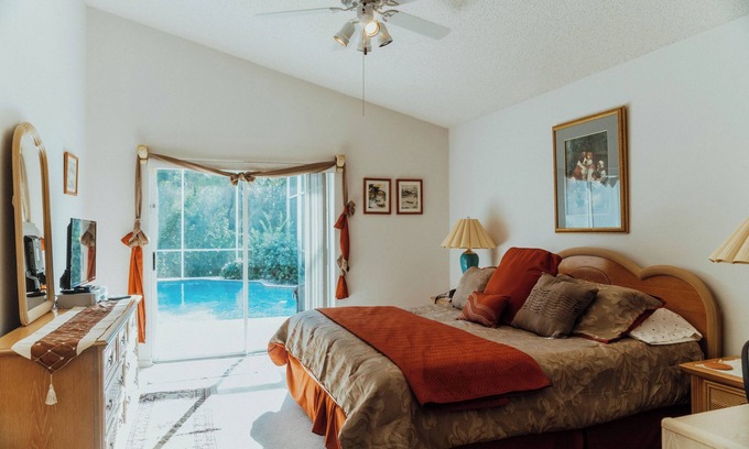 Lindfields House | Vo’s Retreat Cozy Family Pool Home Near Disney 3BD