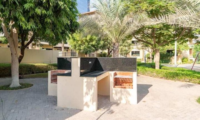 Sheikh Zayed Road Apartment | Vogue - Spacious 3BHK Greens & Views