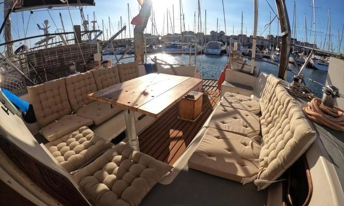 Gruissan Boat Rental | Voilier traditionnel, tout confort et au calme