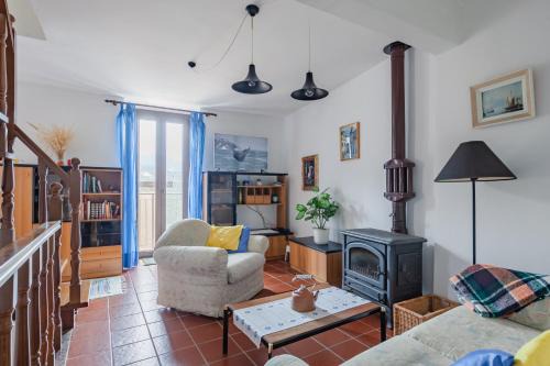 Volastra Apartment | Volastra Cozy APT - with Terrace & Seaview