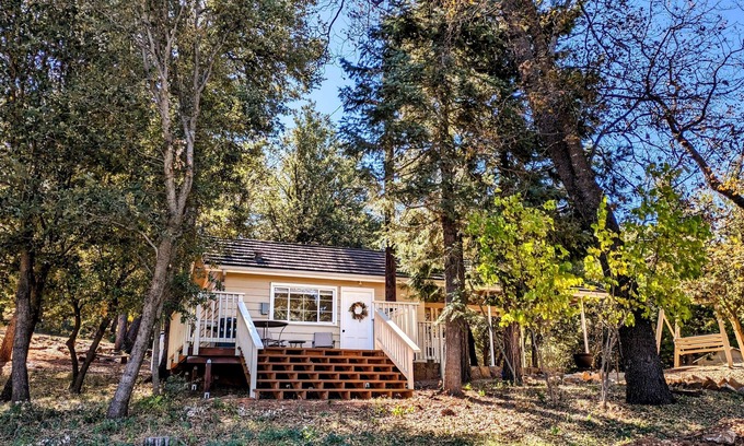 Julian Cottage | Volcan View Cottage- Julian, Ca. Luxury Tiny cabin