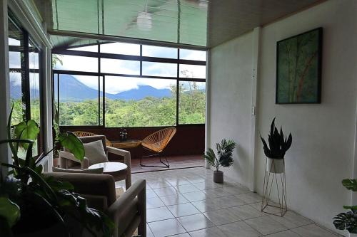 El Fosforo House | Volcano & Lake Arenal View Suite with Soaking tub