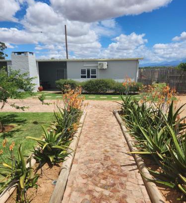 Oudtshoorn Apartment | Volgenoeg Self Catering Cottage