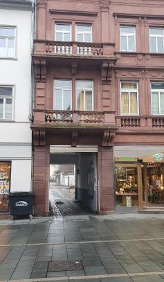 Bad Homburg v.d. Hoehe House | Von privat, Großes Zimmer sehr zentral in Bad Homburg Stadtmitte