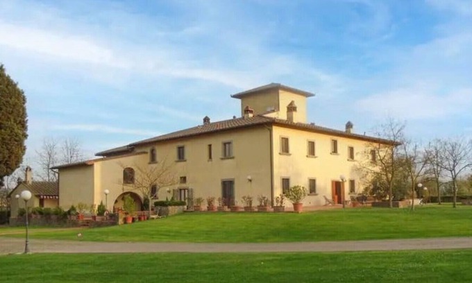 Capraia e Limite Apartment | Vrbo Property