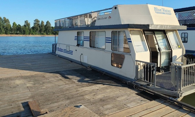 Queensborough Boat Rental | Vrbo Property