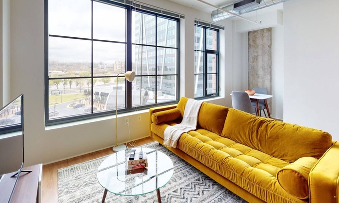 Eisenhower East Apartment | Vrbo Property