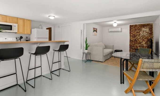 Faubourg Livaudais Apartment | Vrbo Property