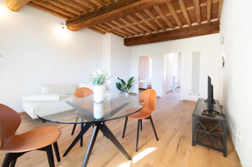 Lucca Historical Center Apartment | Vue Sur Jardin in Center Town