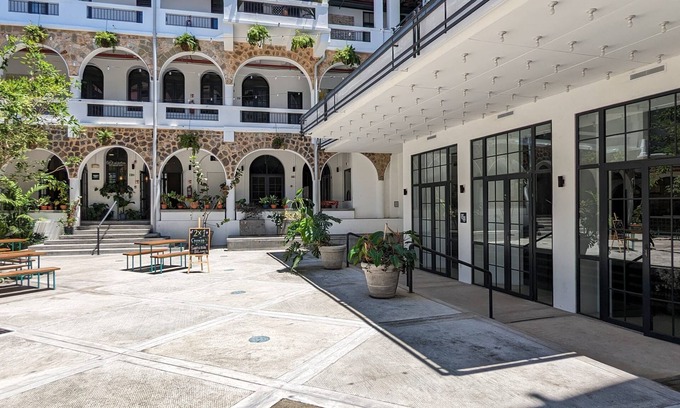 Santa Ana Apartment | w Beautiful Loft in Santa Ana