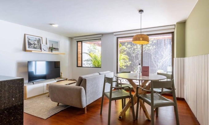 Chico Reservado Apartment | w* | Cozy Duplex in Parque 93