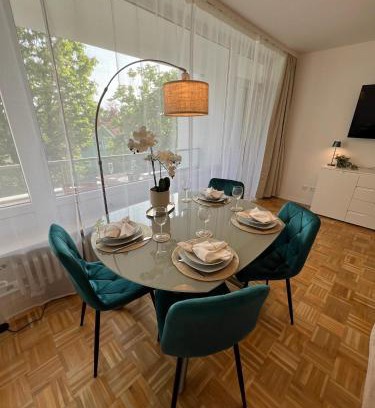 Celle Apartment | W&D living - FeWo Kleines Italien mit Parkplatz und Balkon