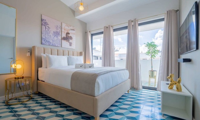 Santa Ana Apartment | w Spectacular Loft in Santa Ana