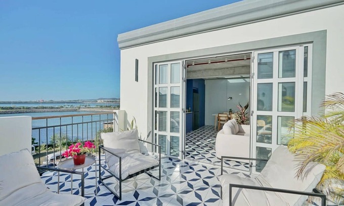 Casco Viejo Apartment | w Splendid 2BR With Terrace in Plaza Herrera
