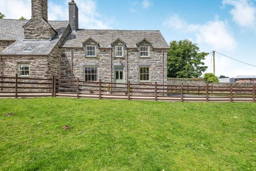 Bala House | Waedog Bach