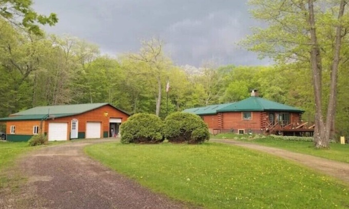 Viroqua Cabin | Wagonwheel Ranch