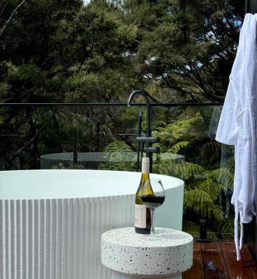 Te Wahapu Villa | Wahapu Lodge - Luxury sea views