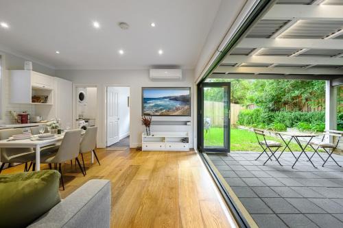 Wahroonga House | Wahroonga 2Br warm home near train